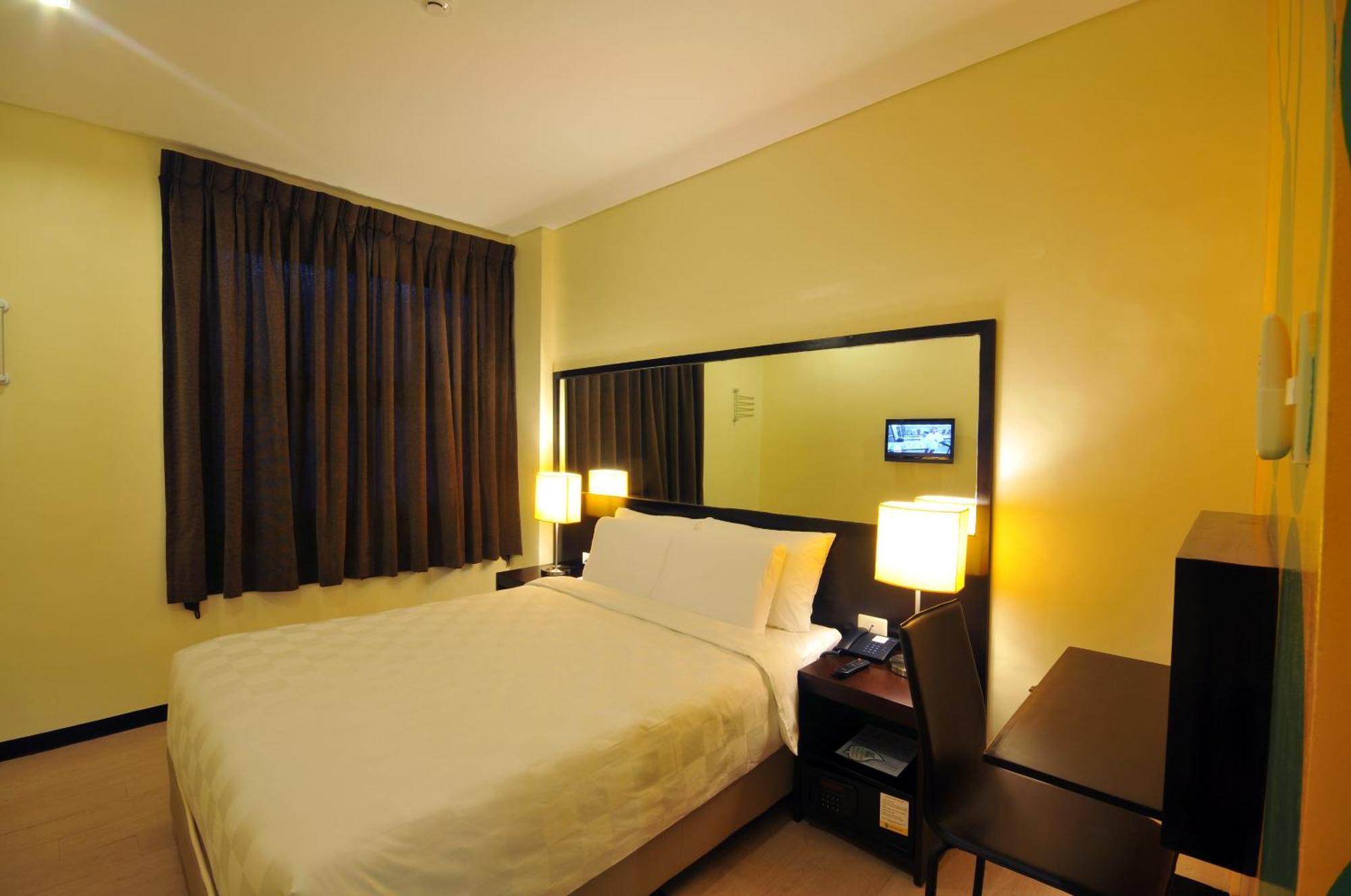 Go Hotels Iloilo Ngoại thất bức ảnh