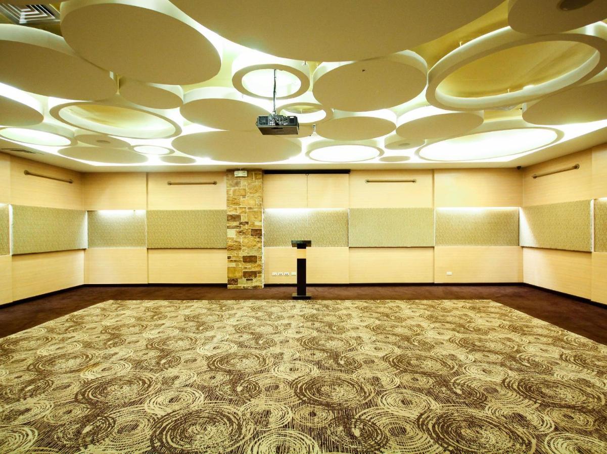Go Hotels Iloilo Ngoại thất bức ảnh