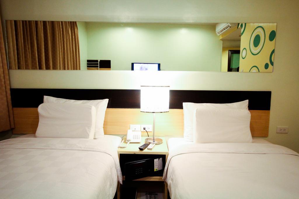 Go Hotels Iloilo Ngoại thất bức ảnh