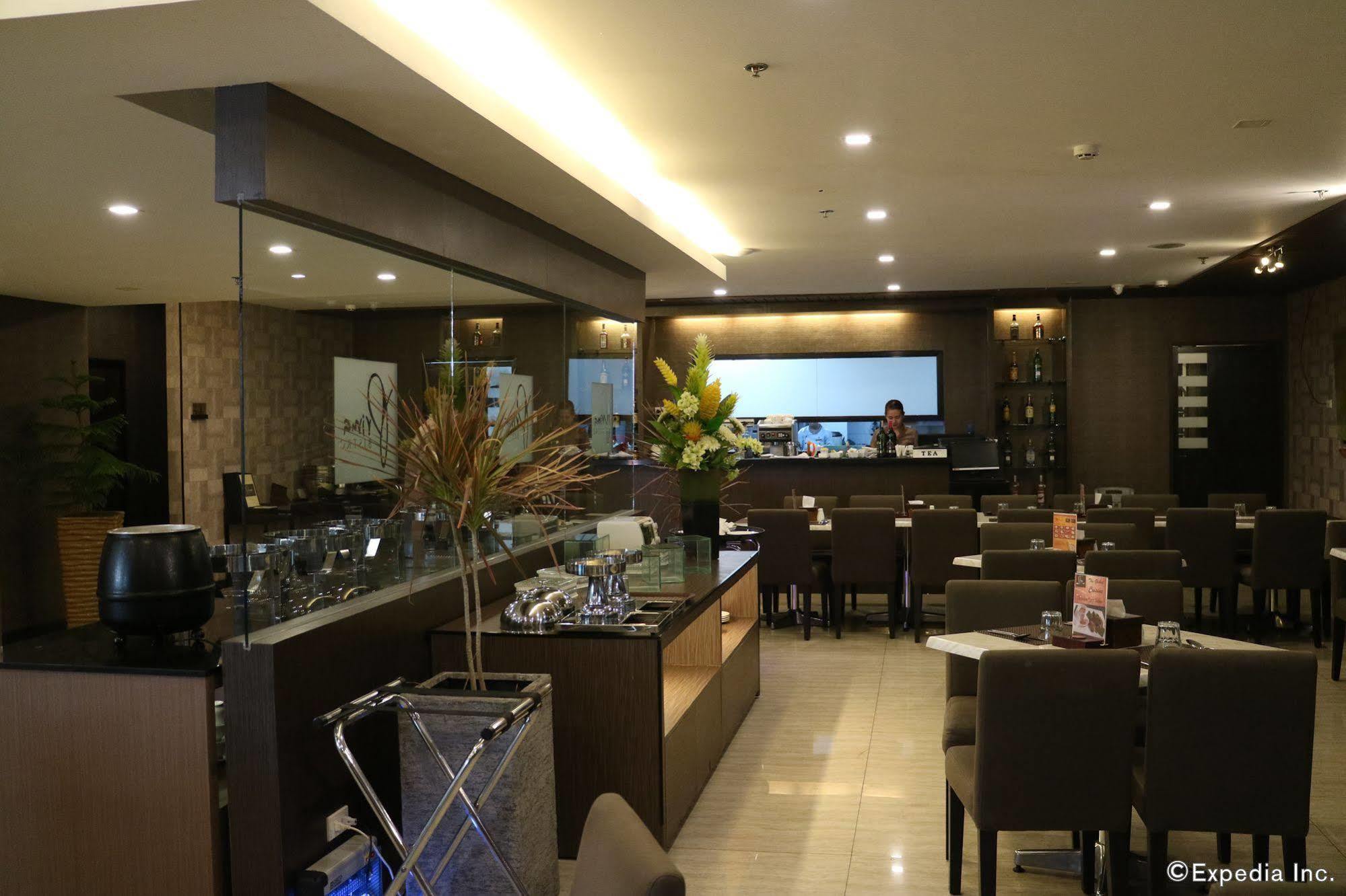 Go Hotels Iloilo Ngoại thất bức ảnh