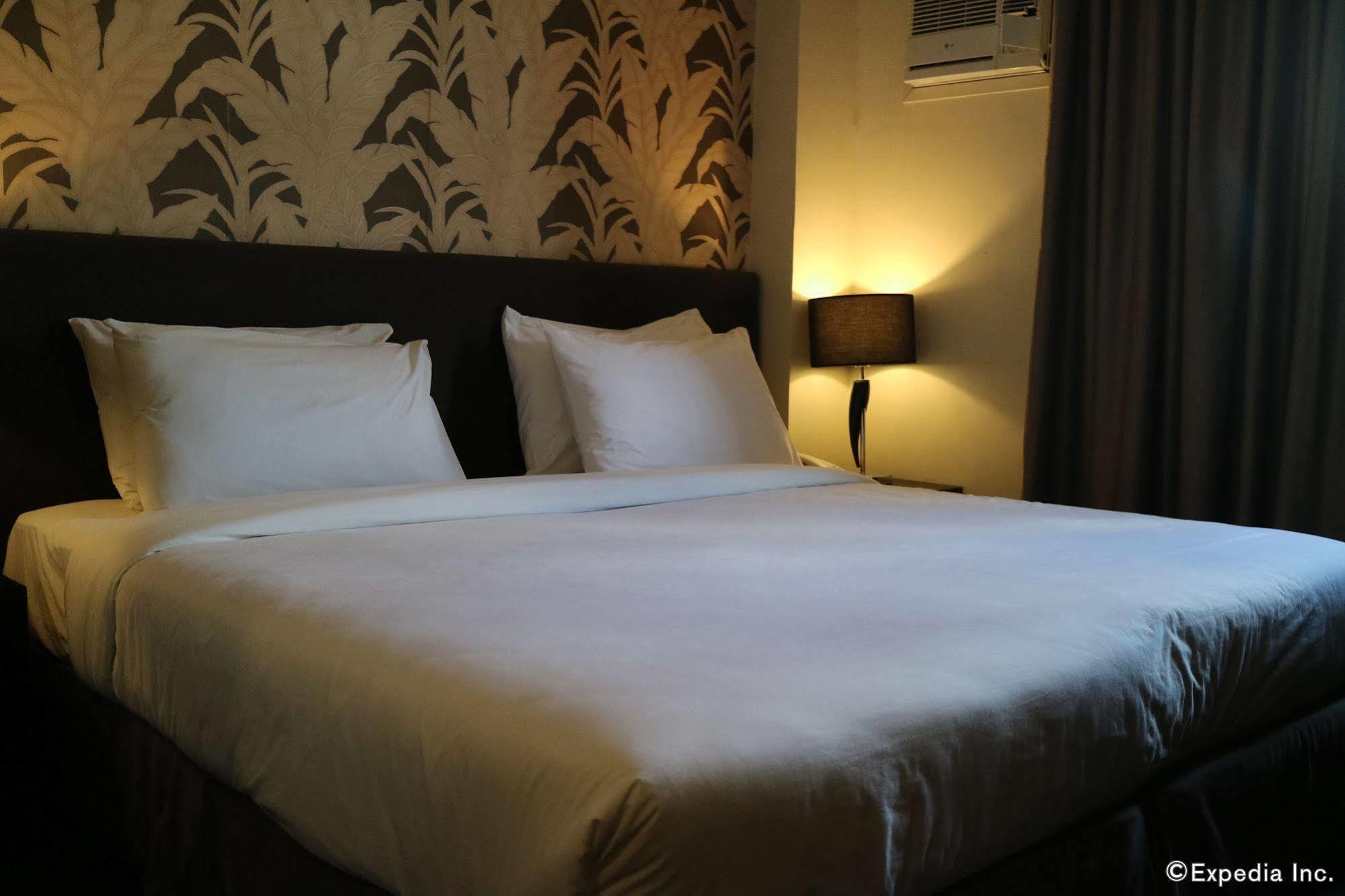 Go Hotels Iloilo Ngoại thất bức ảnh