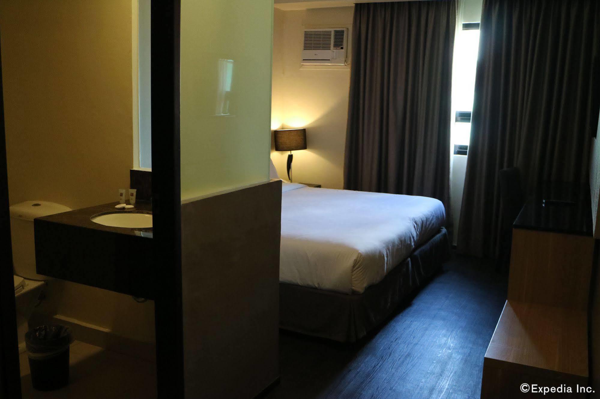 Go Hotels Iloilo Ngoại thất bức ảnh