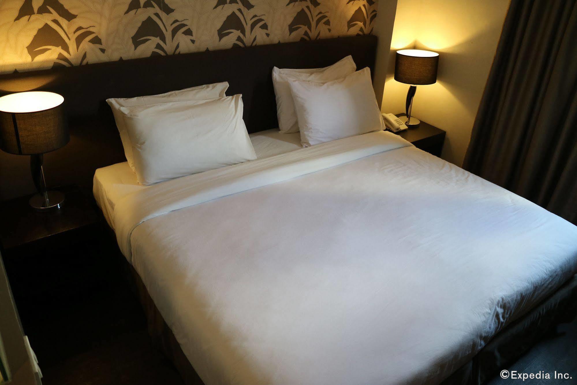 Go Hotels Iloilo Ngoại thất bức ảnh