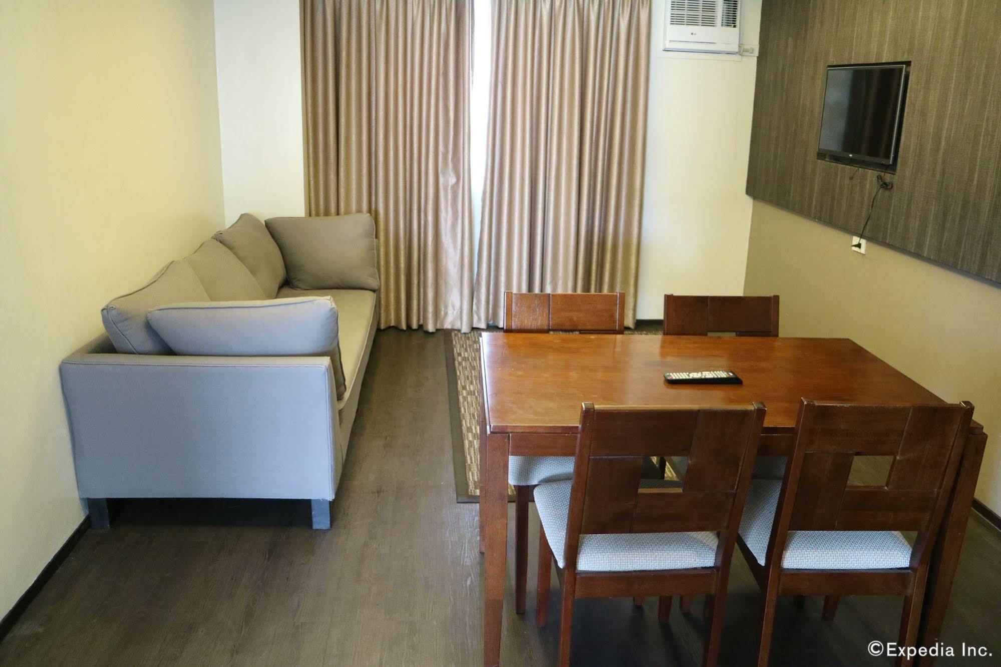 Go Hotels Iloilo Ngoại thất bức ảnh